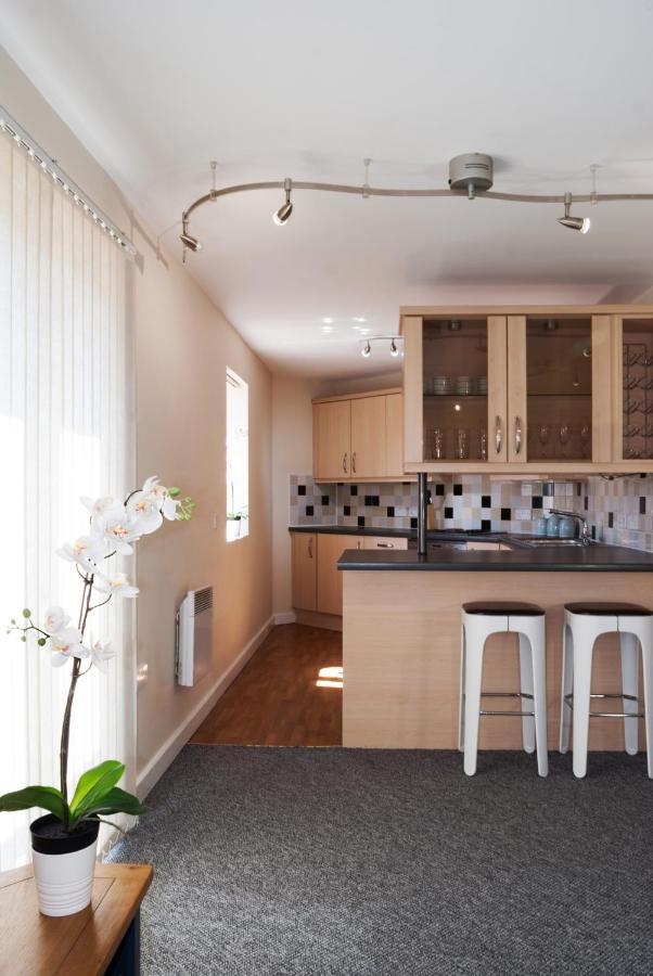 Chestnut Contractor Stays Wellingborough Buitenkant foto