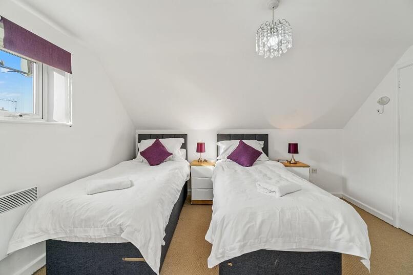 Chestnut Contractor Stays Wellingborough Kamer foto